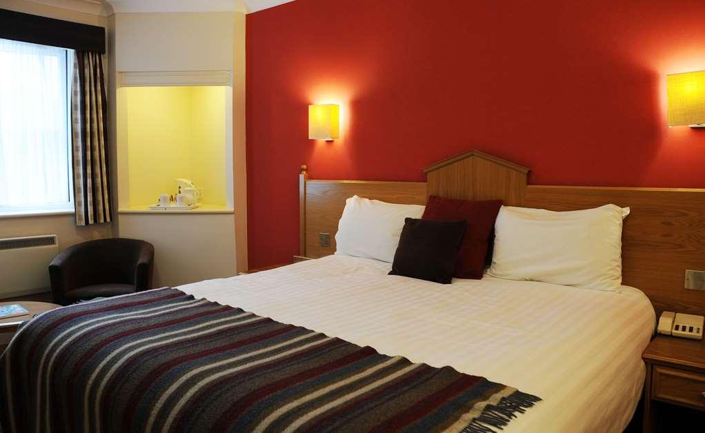 Village Hotel Manchester Hyde Room photo