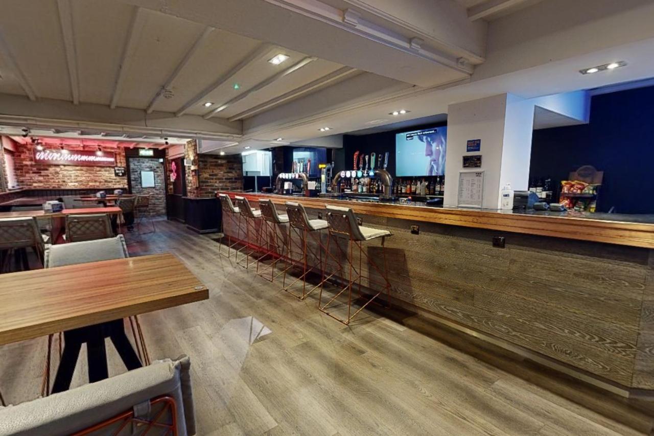 Village Hotel Manchester Hyde Exterior photo
