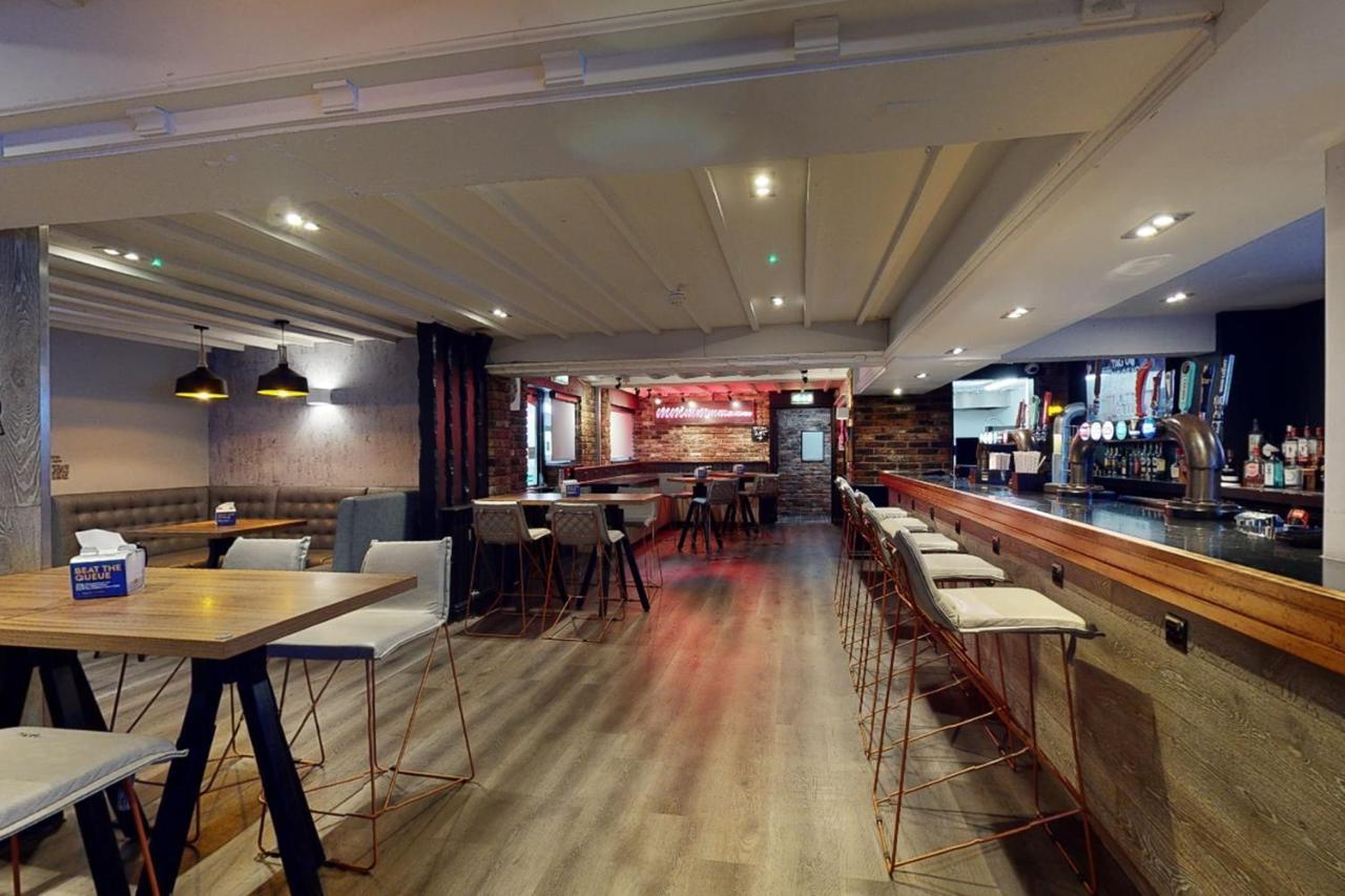Village Hotel Manchester Hyde Exterior photo