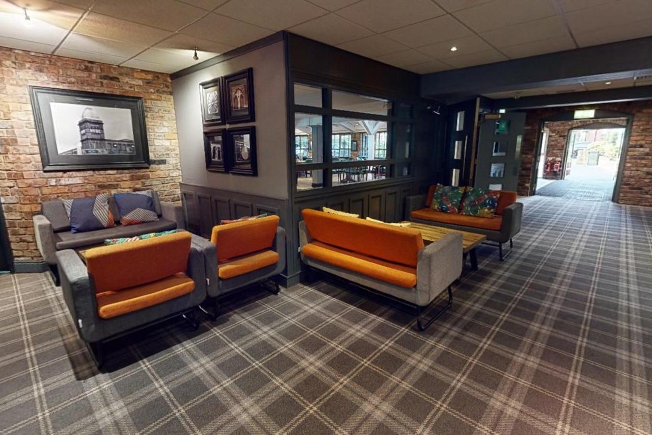 Village Hotel Manchester Hyde Exterior photo