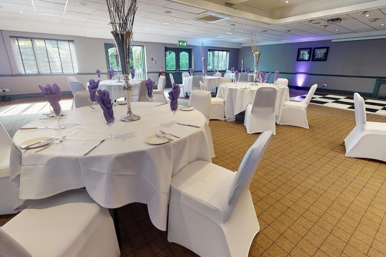 Village Hotel Manchester Hyde Exterior photo