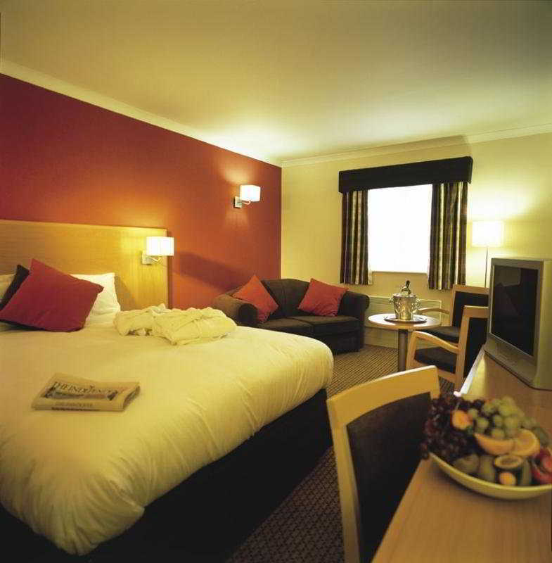 Village Hotel Manchester Hyde Room photo