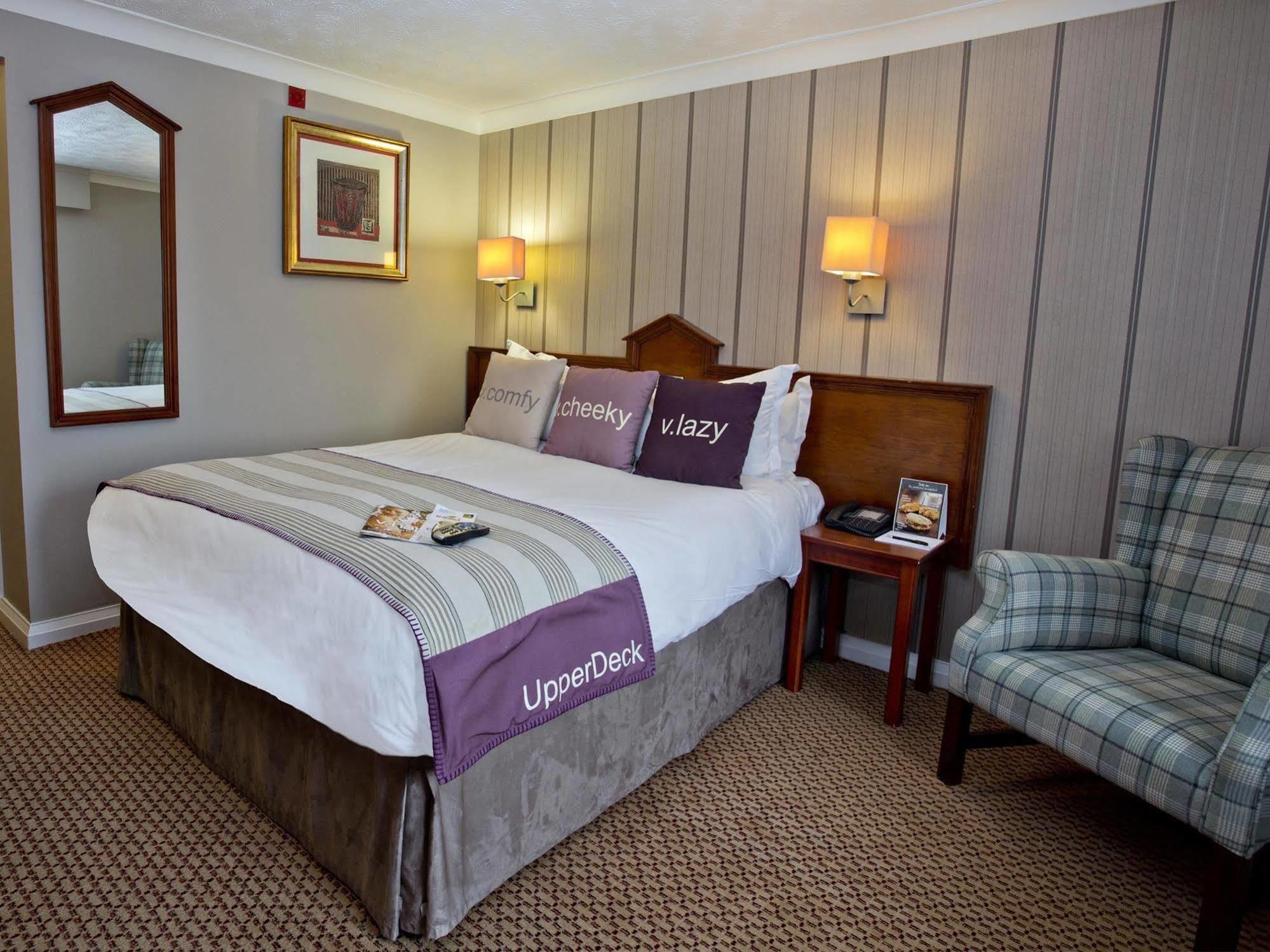 Village Hotel Manchester Hyde Exterior photo